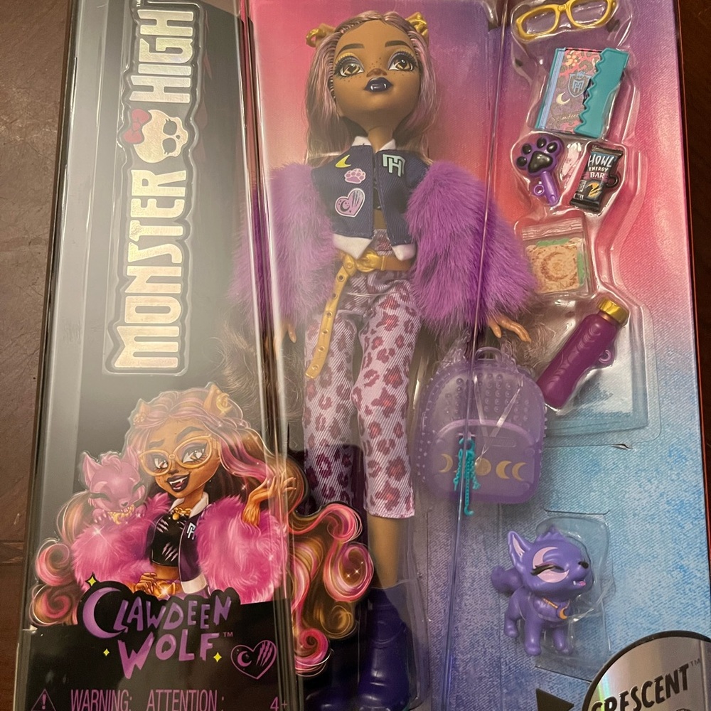 Monster high clawdeen reproduction doll